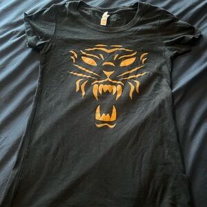 Tiger Army shirt in women’s size xs